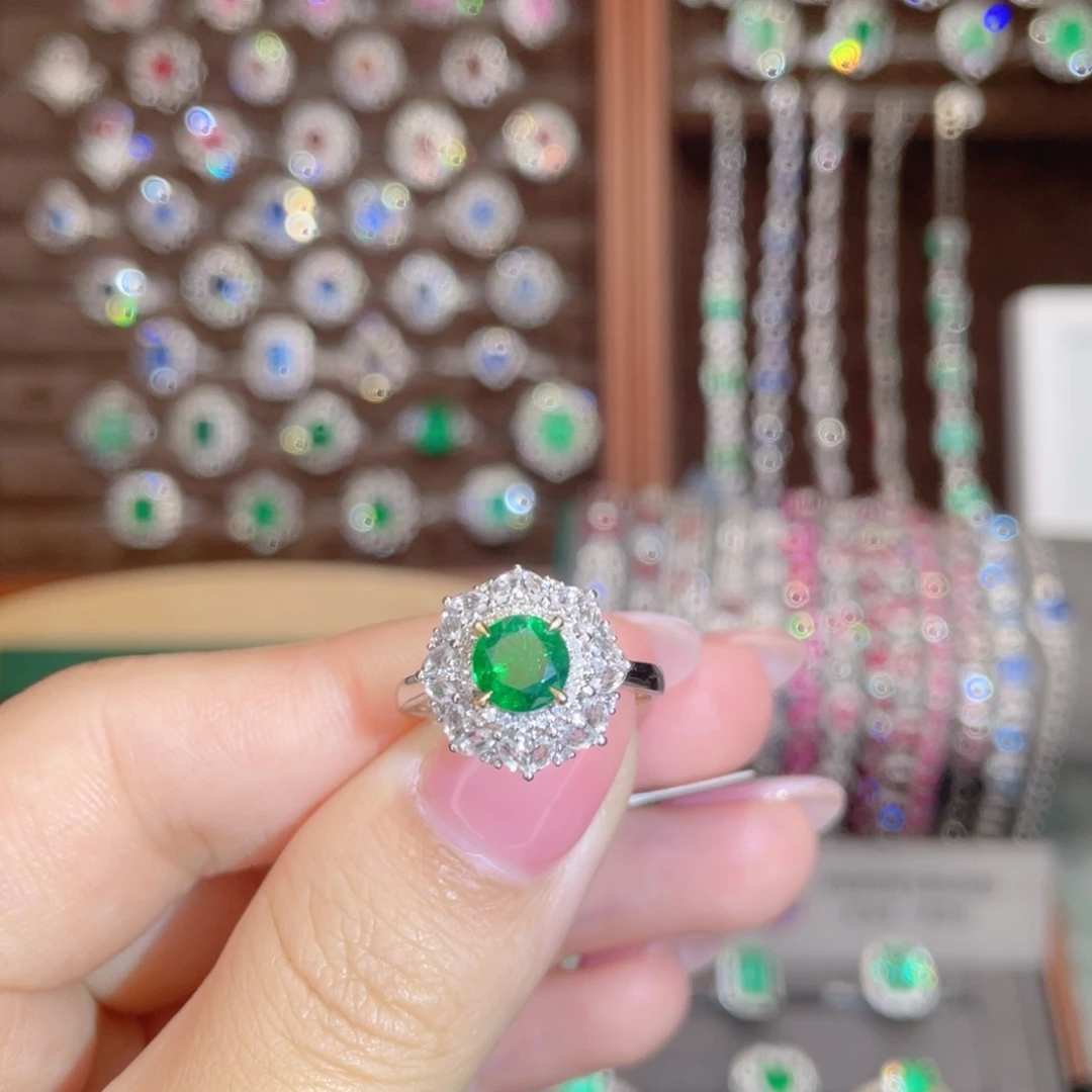 祖母绿18K金镶嵌戒指0.8