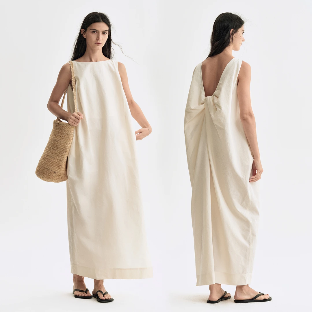 白弓BAIGONG/2025新款立体露背扭结无袖花苞连衣裙55622X