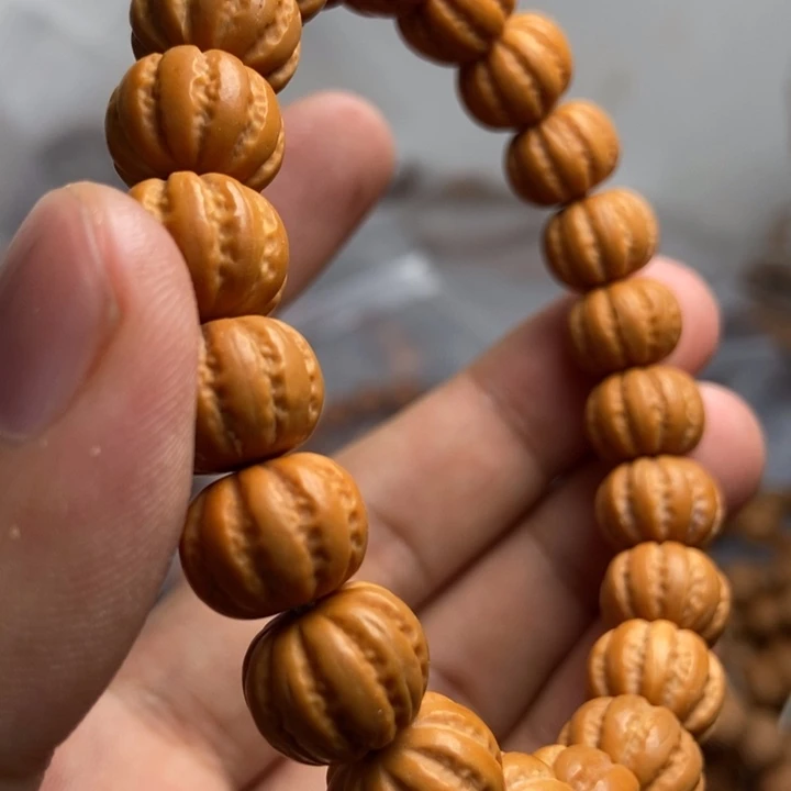 猴头核桃吊坠橄榄色也好看