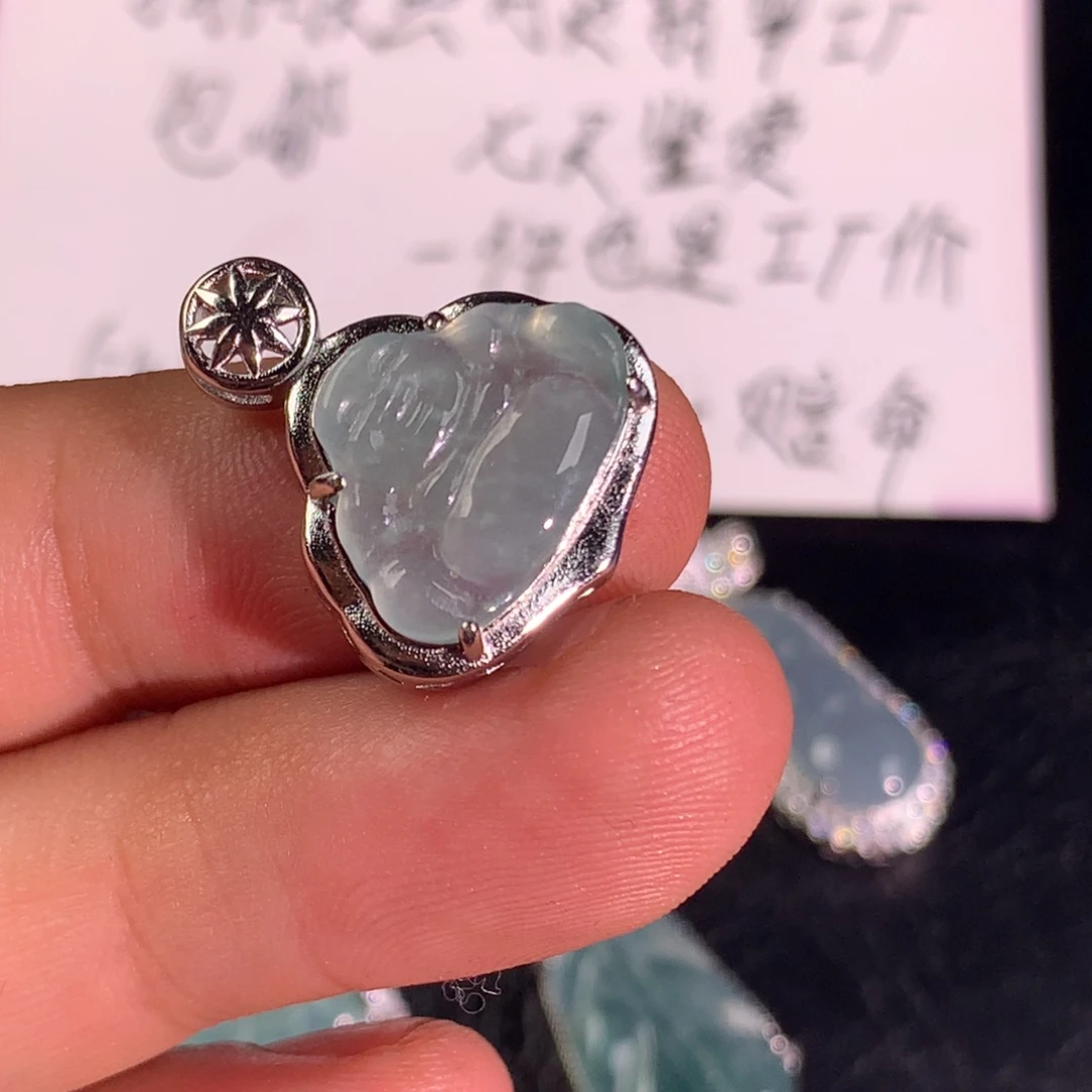 翡翠未镶嵌颈饰小佛公