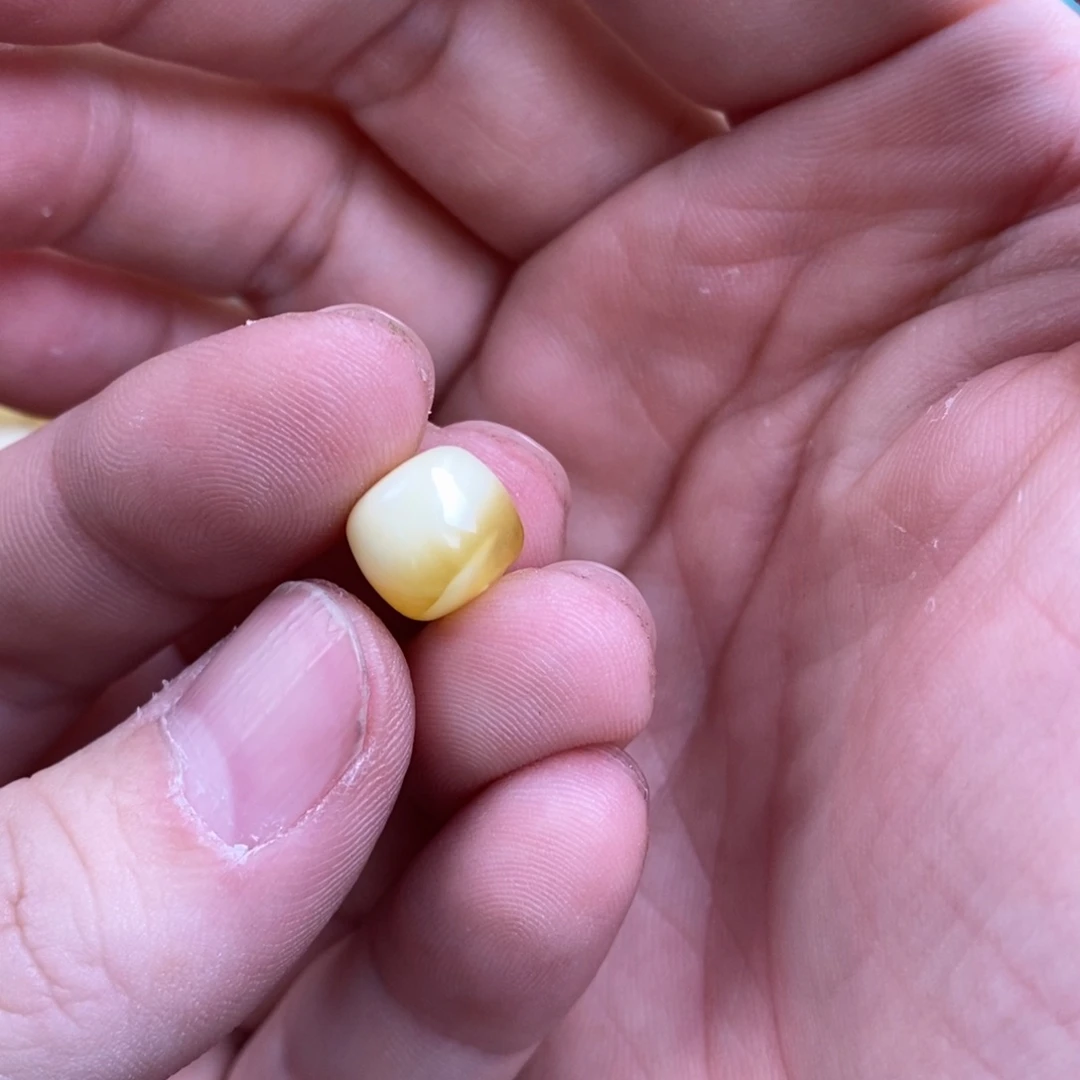 蜜蜡裸石未镶嵌海****?配饰