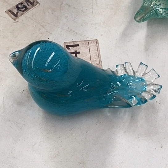 琉璃花瓶高7厘米宽12厘米