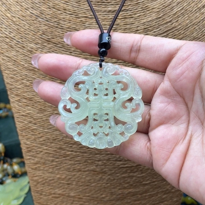 蛇纹石玉未镶嵌吊坠