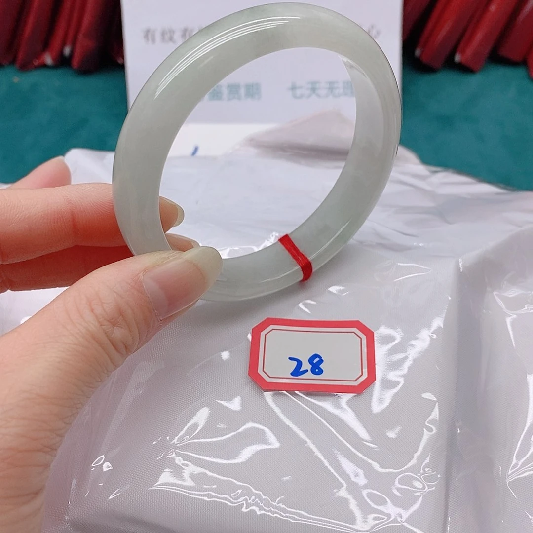 翡翠手镯未镶嵌做****人28888888