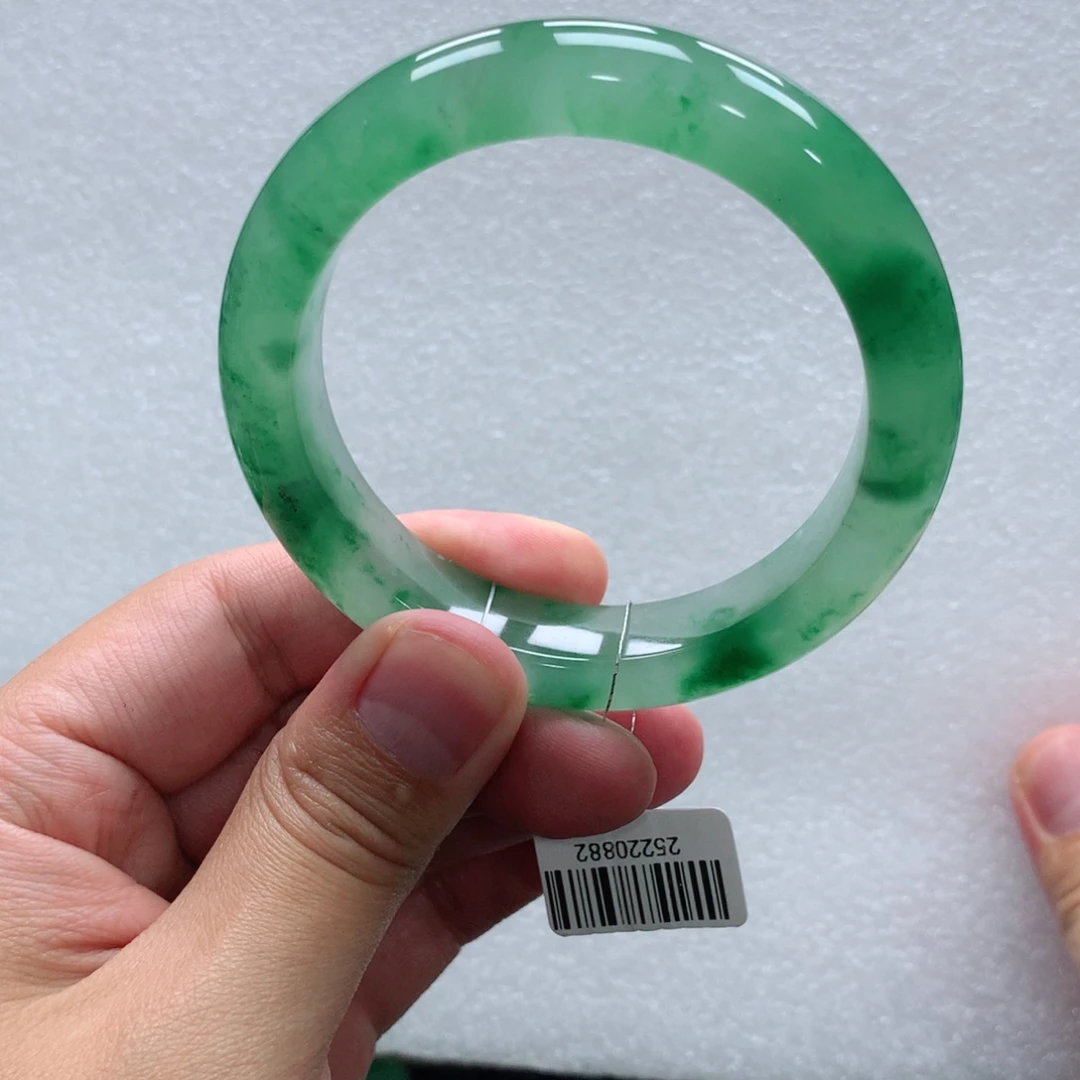 石英质玉未镶嵌手镯青青5859-多人