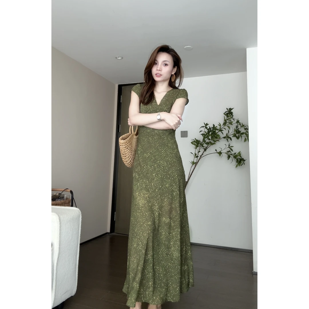【炸姐婕拉】B1103高级质感绿色短袖V领连衣裙QC