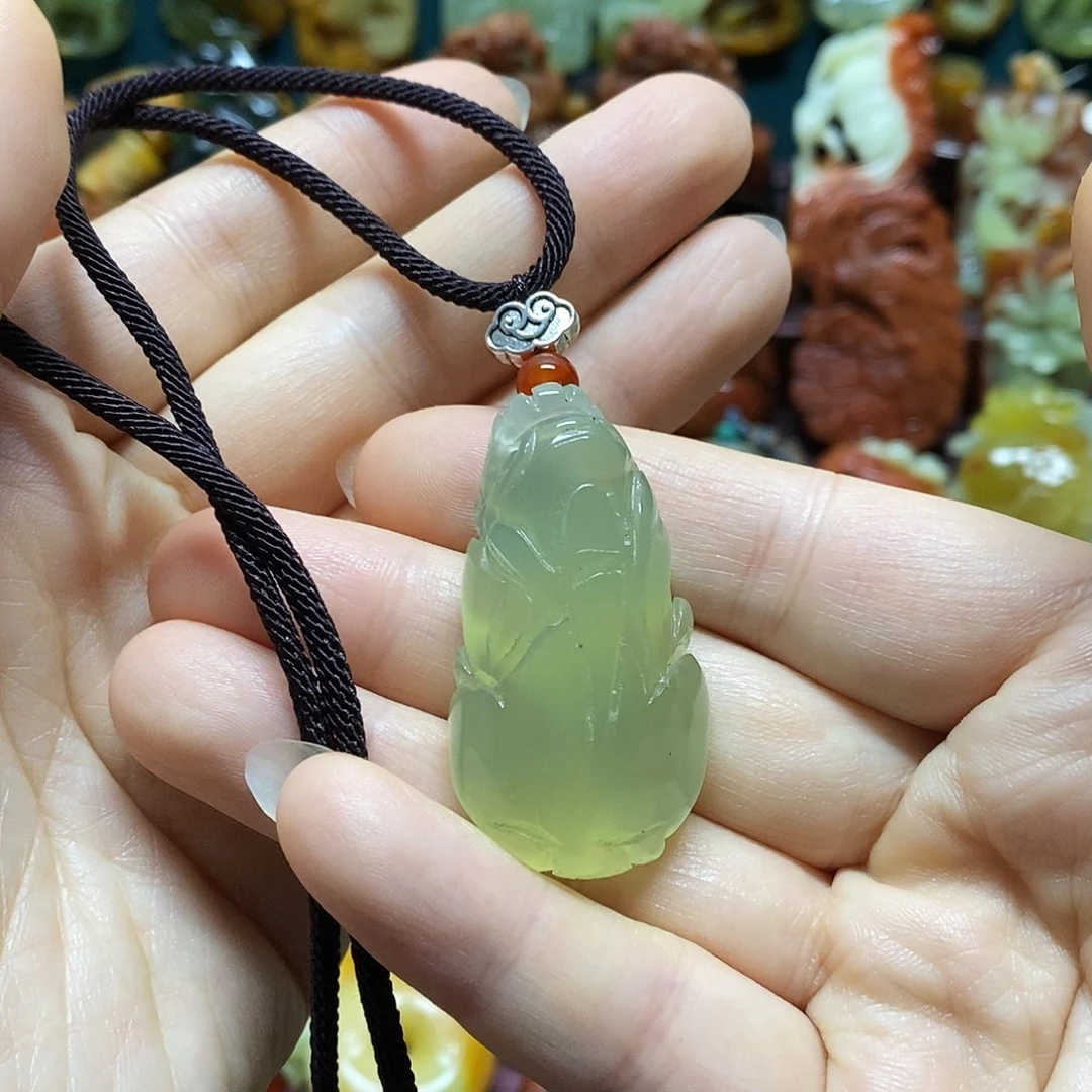 岫玉未镶嵌吊坠(赠链)