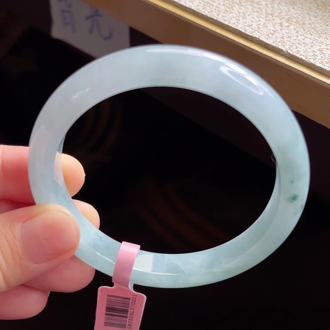 翡翠手镯未镶嵌手镯