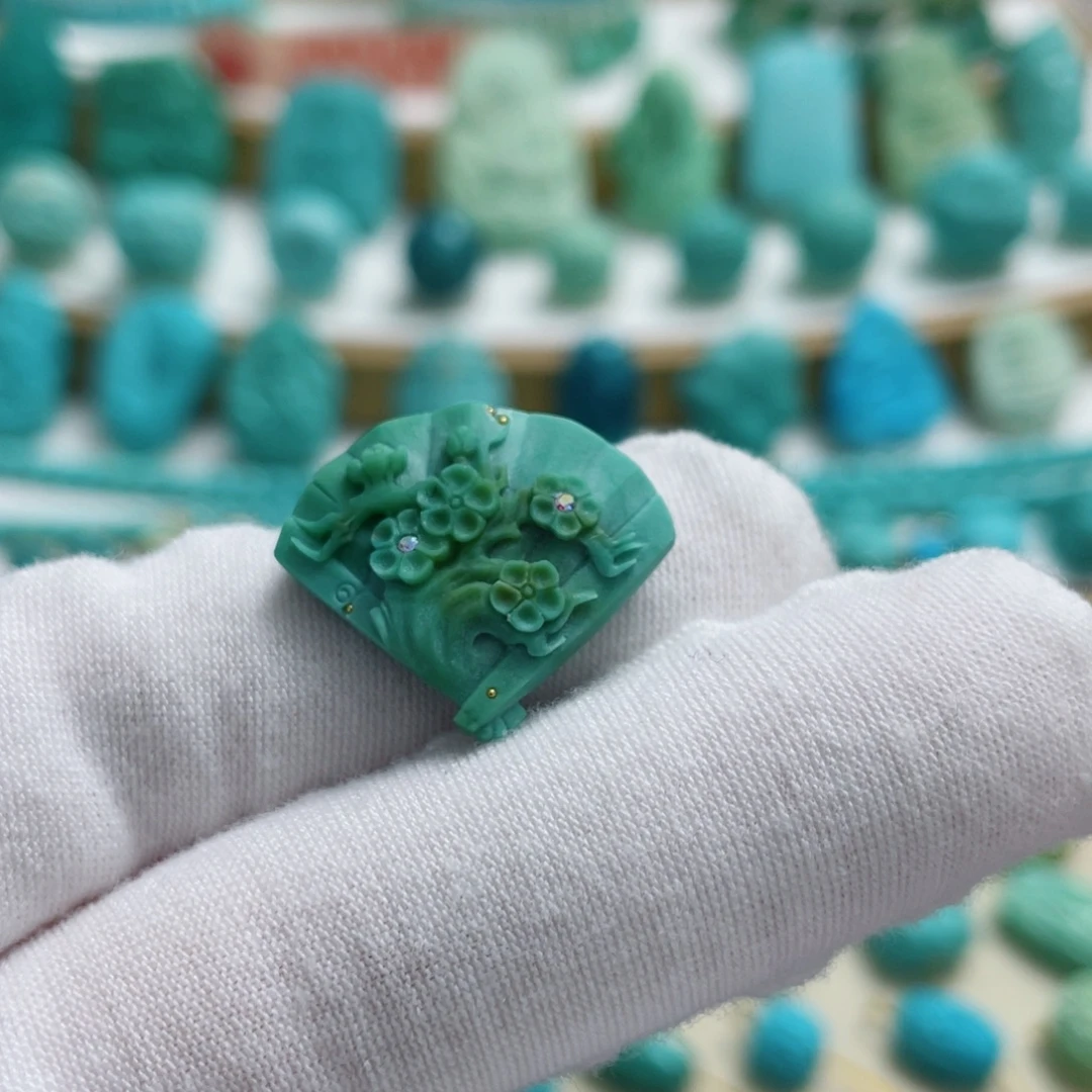 绿松石未镶嵌珠宝奇石