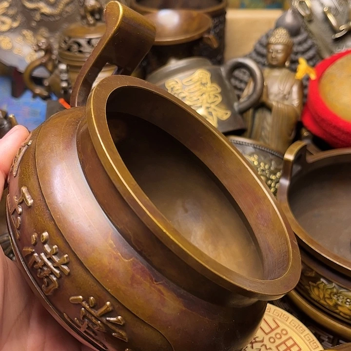 精美铜器批发档口