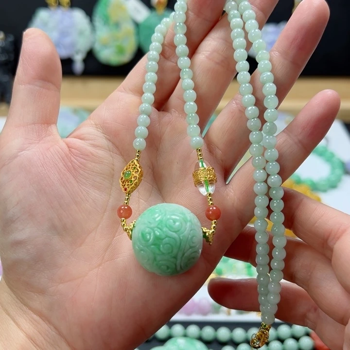 颈饰未镶嵌翡翠吊坠