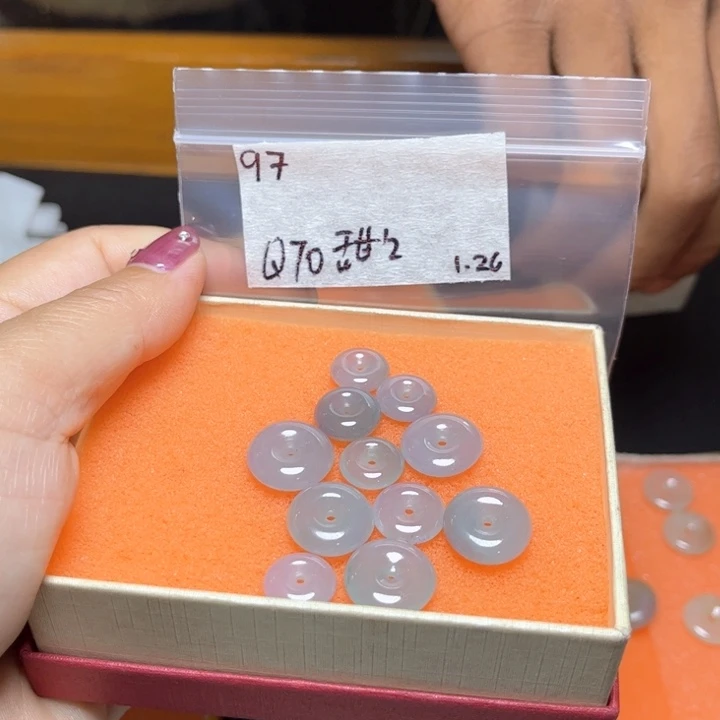 定制翡翠未镶嵌甜**彤不