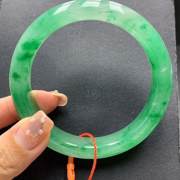 凌***饰未镶嵌手镯石英质玉