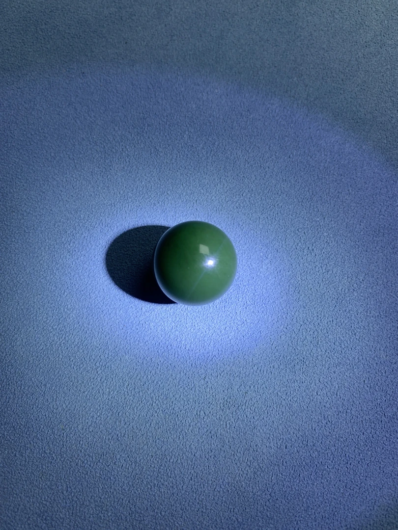 和田玉 碧玉 卡16 老坑菠菜绿 无黑点 特细 绿到发黑 油润无纹裂