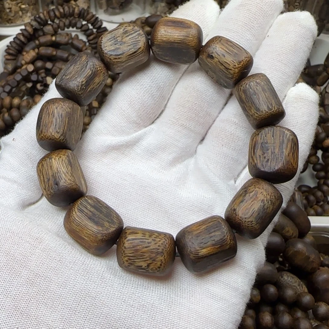 祁***）手串沉香海南莺歌绿奇树心油1.5规格23克