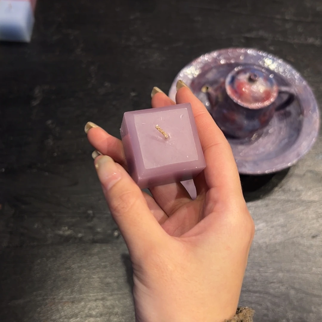 陶瓷。     陶瓷。