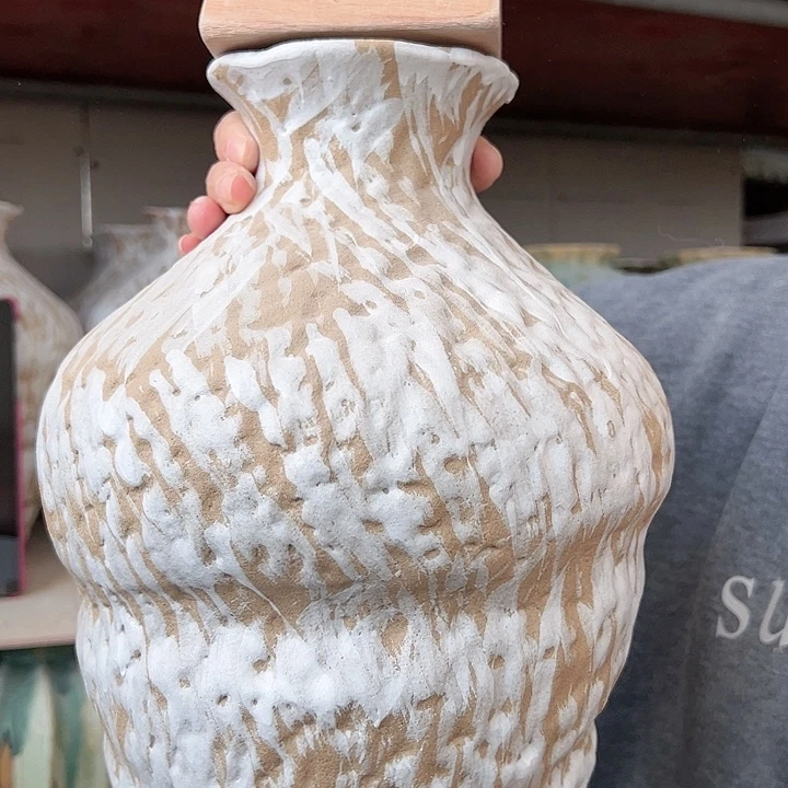 景德镇陶瓷花瓶工厂