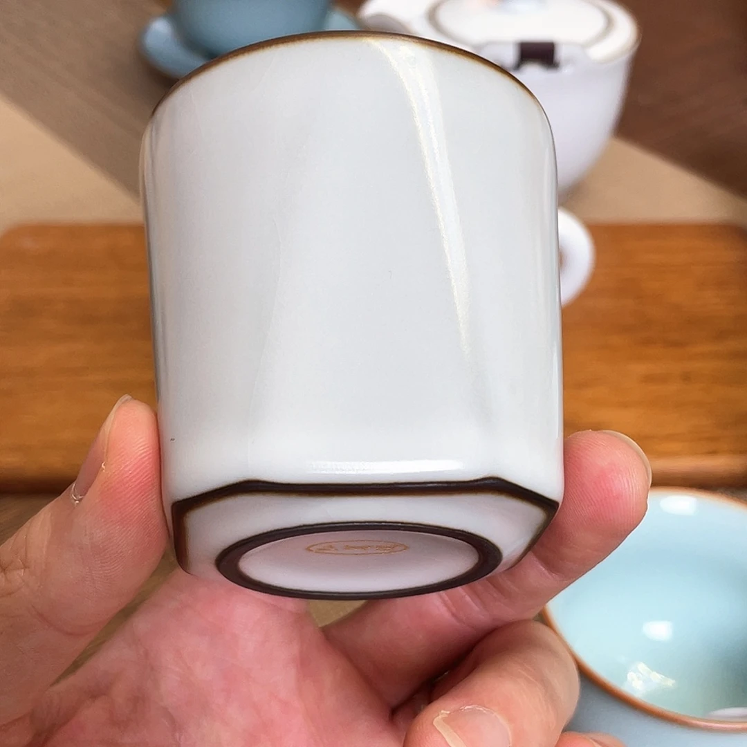 瓷片。。。。。。。。。。。。。。