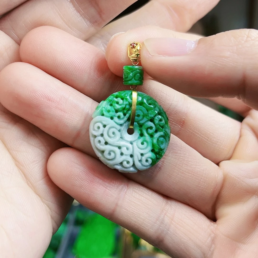 翡翠颈饰18K金镶嵌吊坠