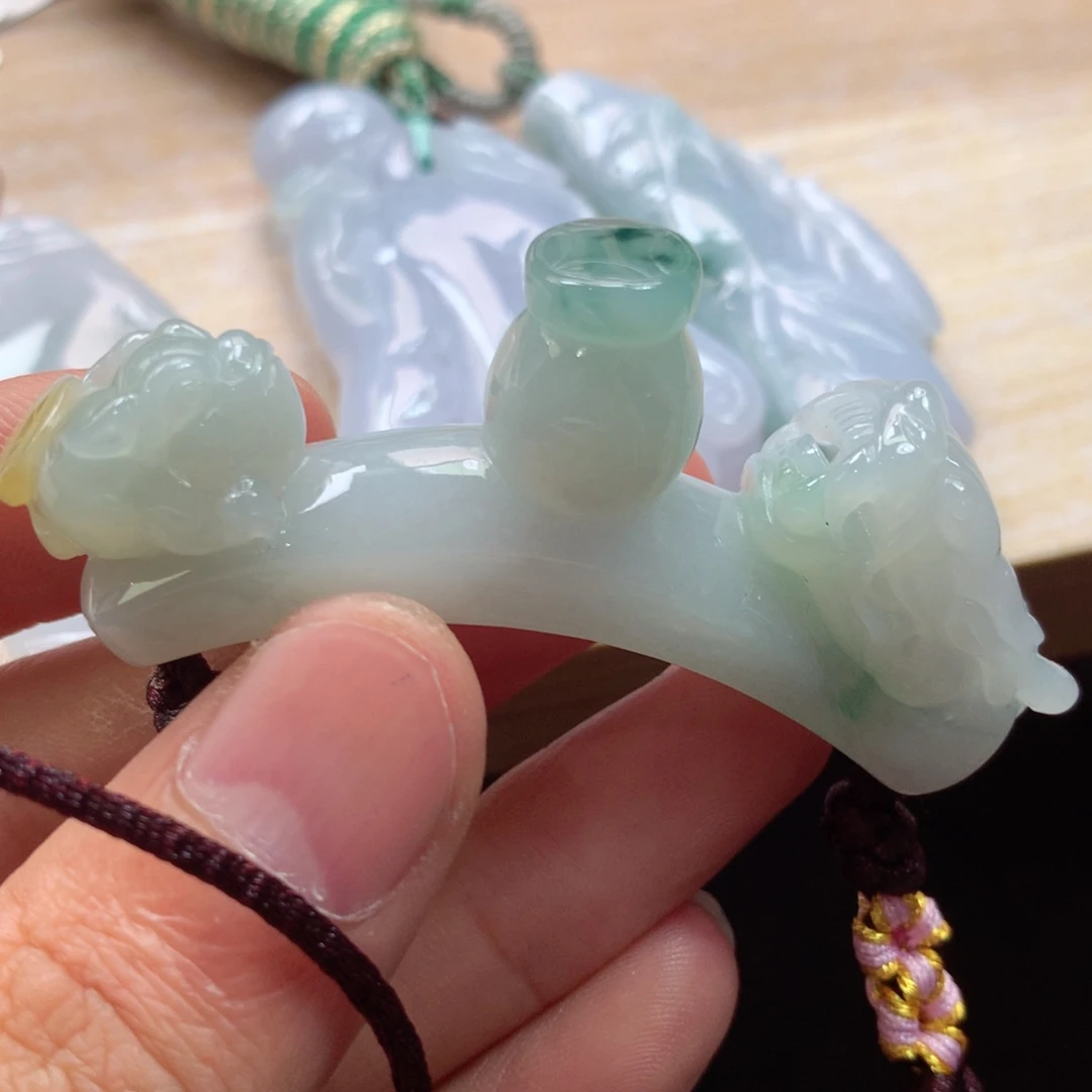 翡翠未镶嵌颈饰吊坠