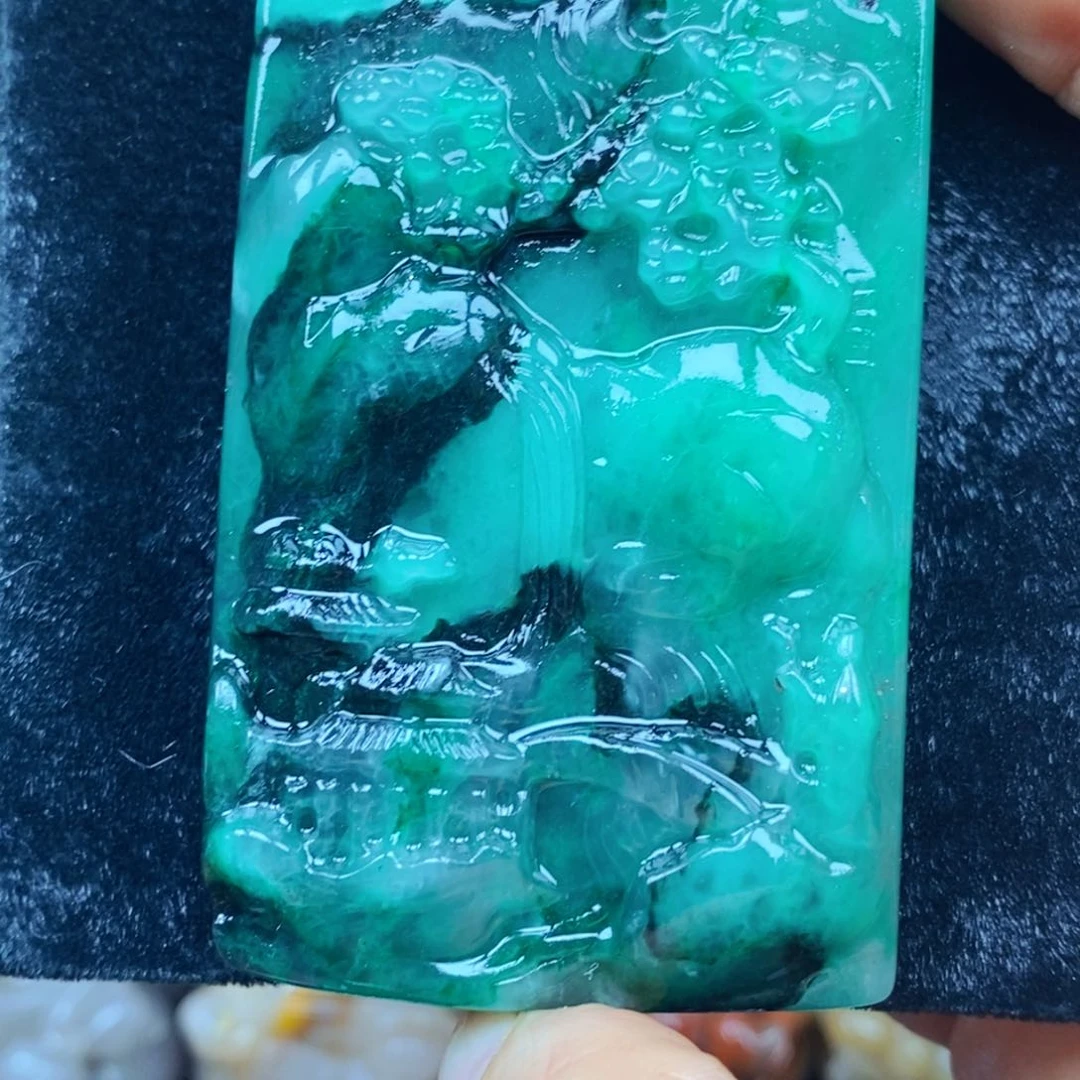 未镶嵌石英质玉（黄龙玉）颈饰
