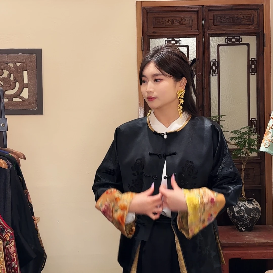 袖口绣外套不退不换