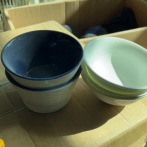 微瑕，不能明火，2个酷彩碗，3个骨瓷饭碗