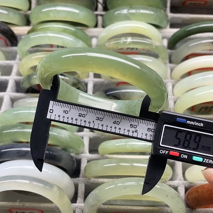 未镶嵌蛇纹石玉手镯196