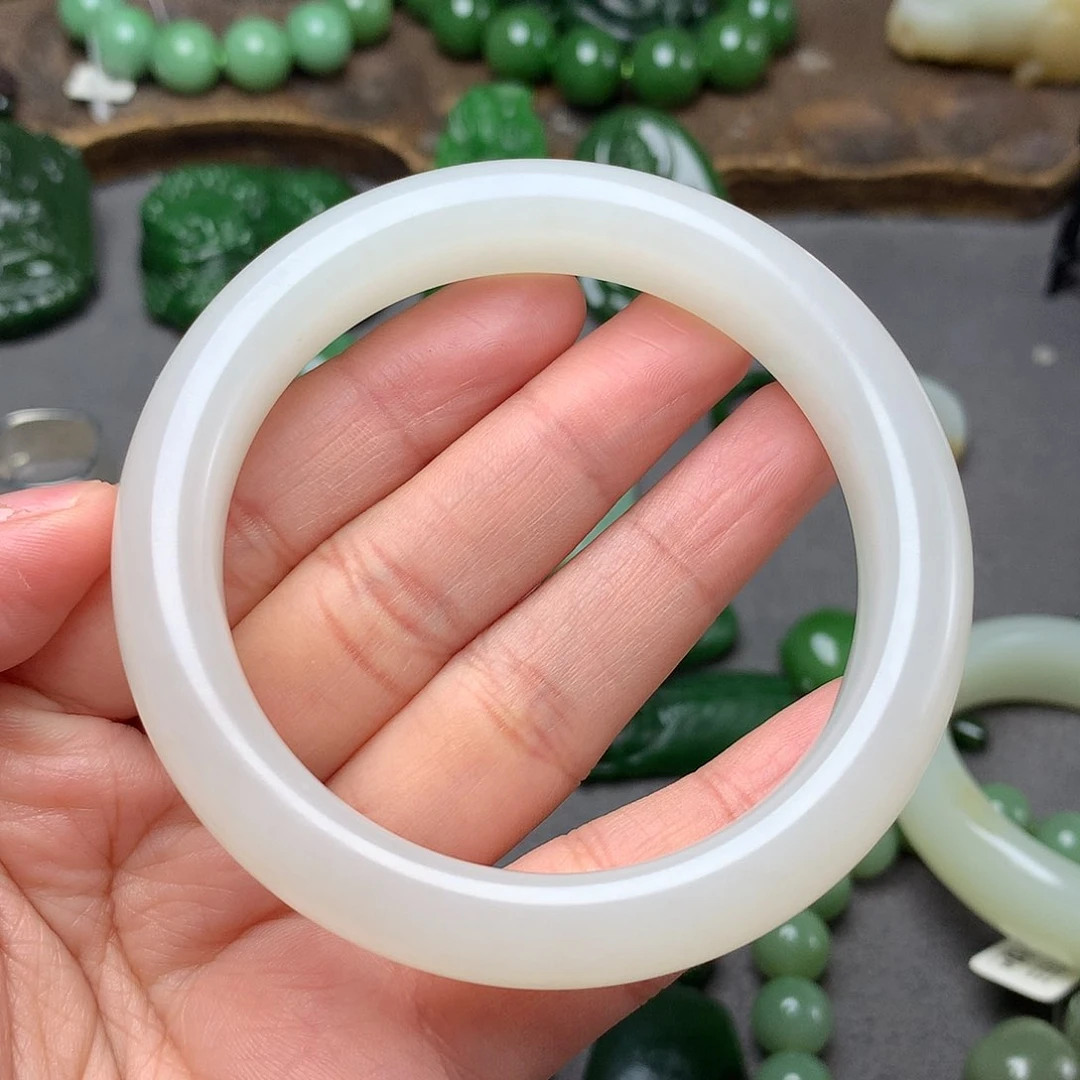 和田玉手镯未镶嵌月*