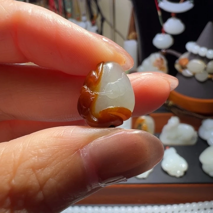 流***浪和田玉未镶嵌颈饰