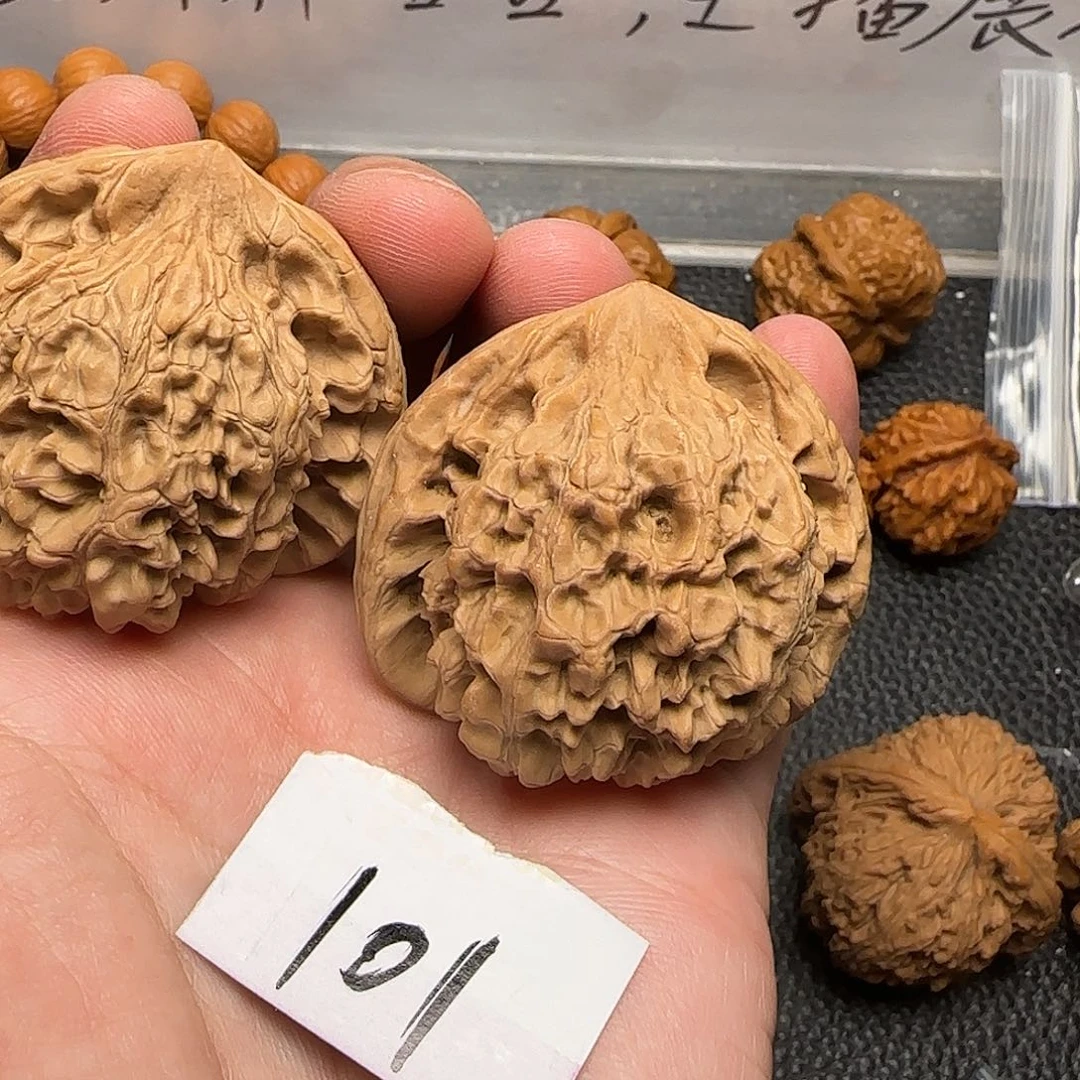 鑫***玉吊坠文玩核桃101官帽49尺