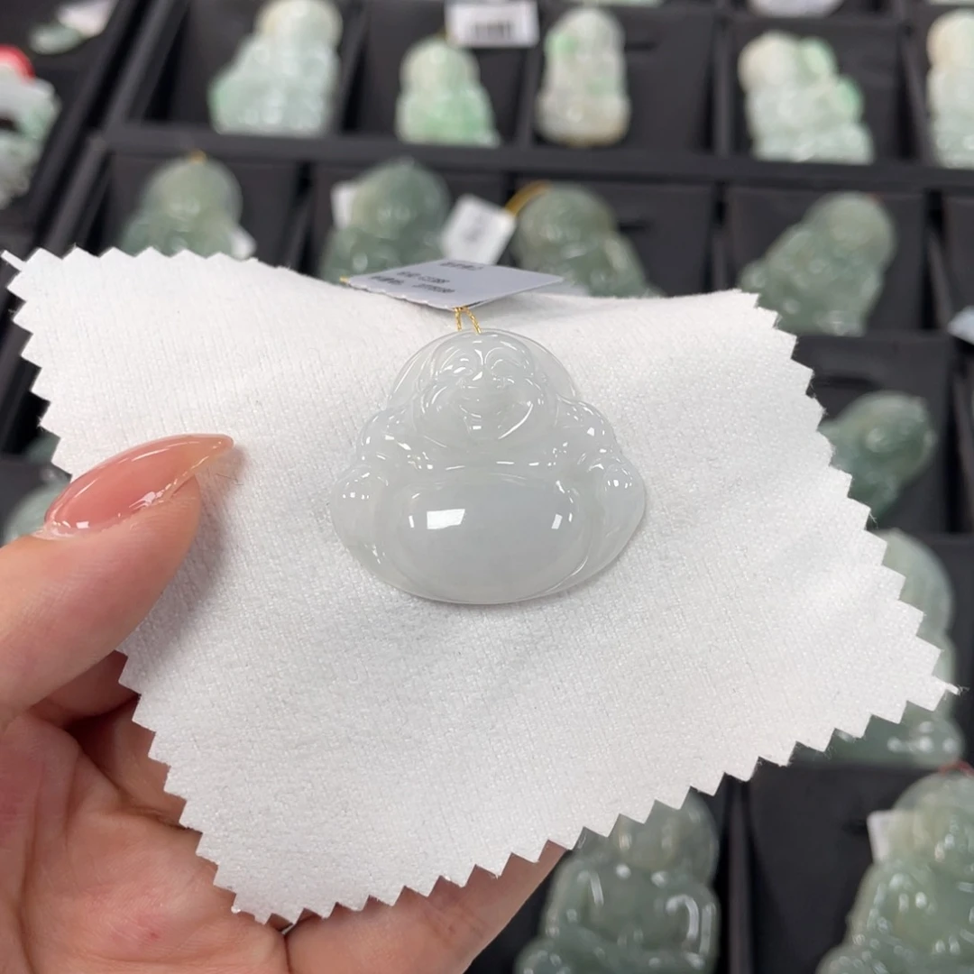 翡翠颈饰未镶嵌佛公