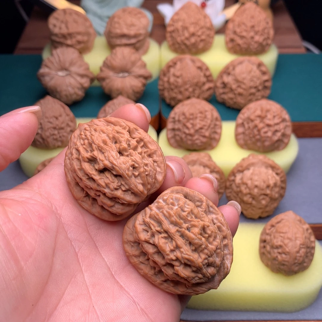 文玩核桃吊坠麦穗虎头38+