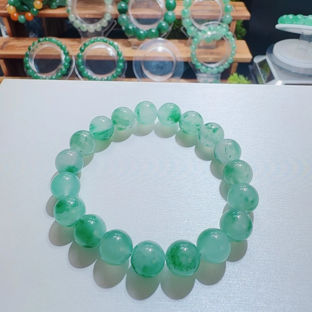 石英质玉未镶嵌颈饰