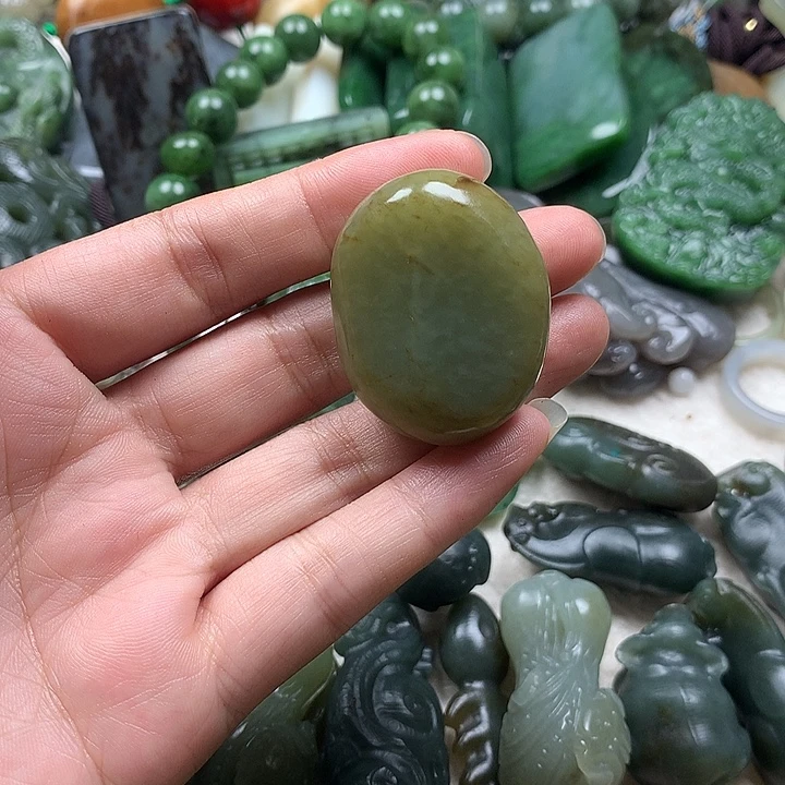 颈饰未镶嵌和田玉