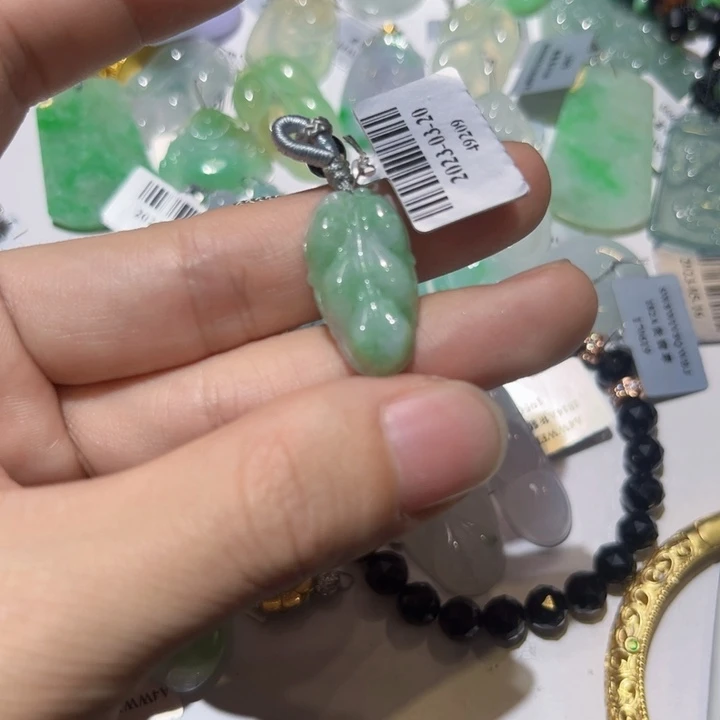 翡翠颈饰未镶嵌天然翡翠A货