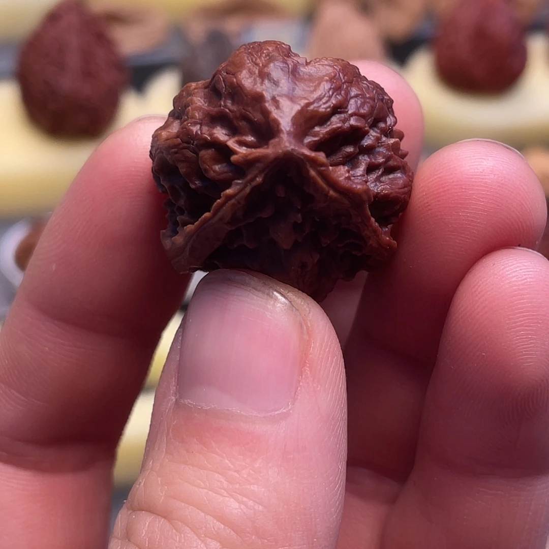 嘿***呀猴头核桃吊坠佛肚龟背文玩核桃