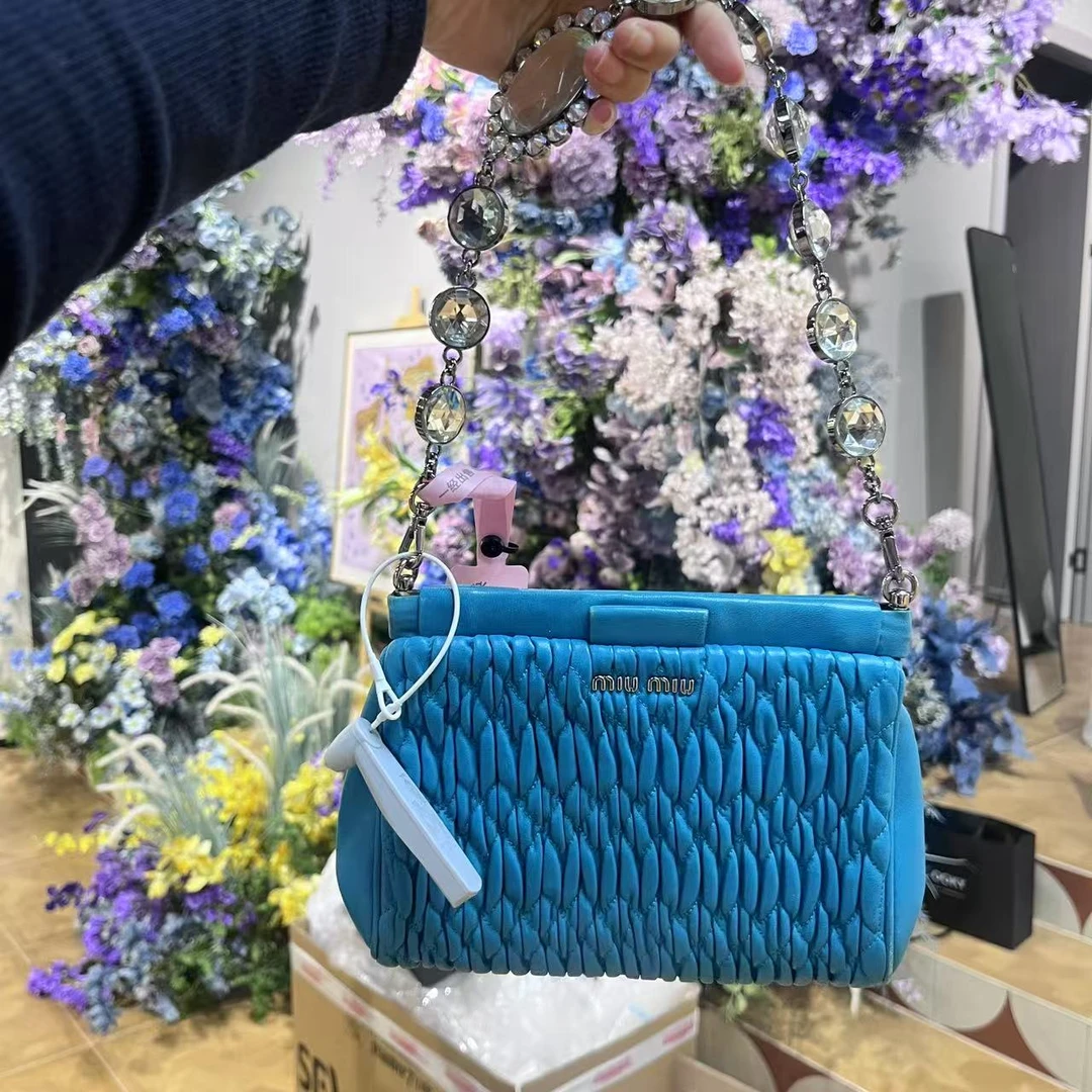 95新 MIU MIU/缪缪 x 95新 缪缪 湖蓝色水晶链条腋下包