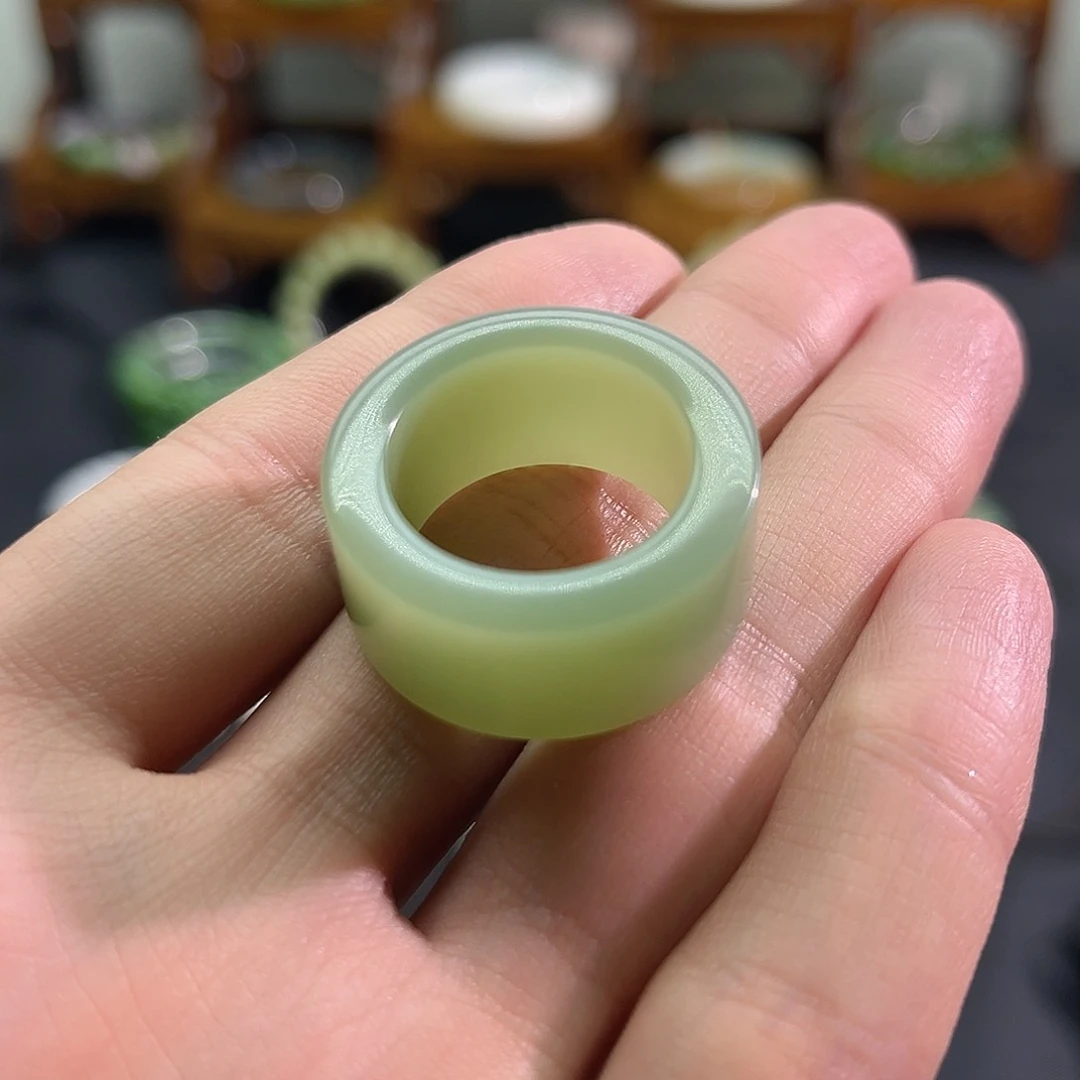 和田玉未镶嵌颈饰塑**人粉青-19.2戒圈