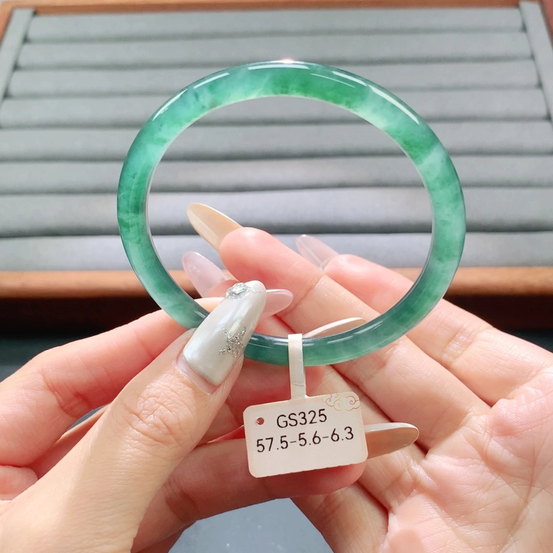 翡翠未镶嵌手镯天然