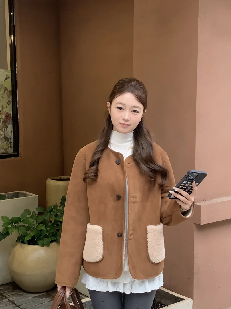 设计款短外套女单排扣厚款圆领常规款保暖冬季皮毛一体