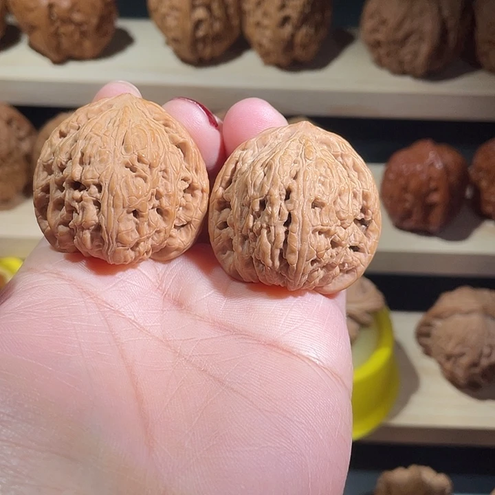 1号承德密纹红玛瑙核桃吊坠