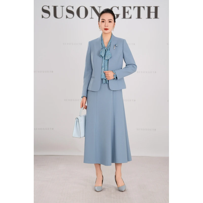 浅陌--2025冬季新款浅蓝色连立领精纺羊毛小西装大摆裙高级感优雅