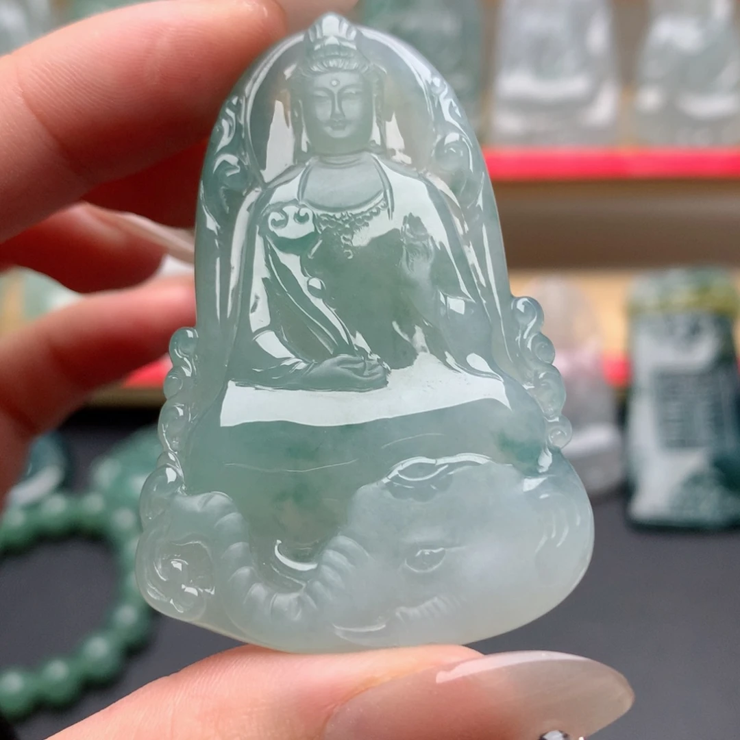 翡翠未镶嵌颈饰普贤菩萨