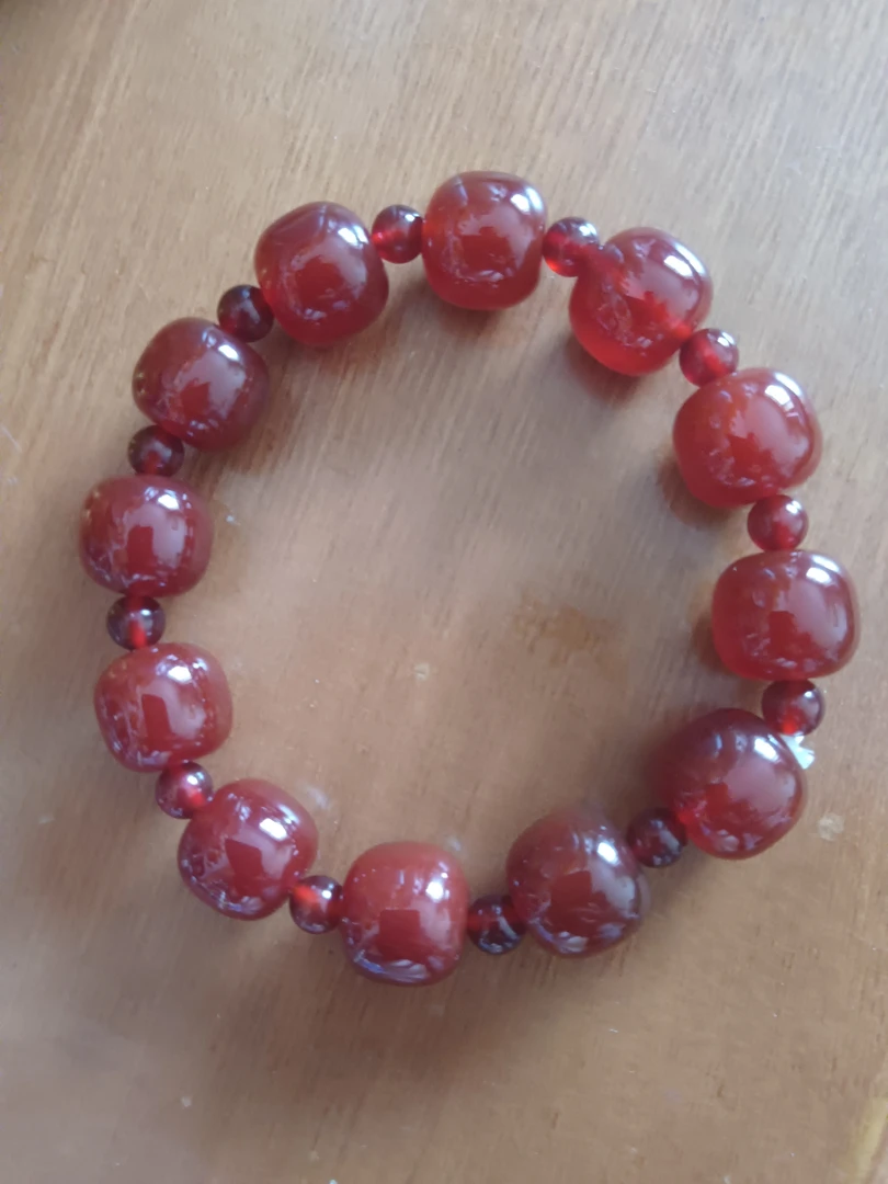 手链 时尚鼓珠手串小众复古简约风格手饰饰品红色女款百搭首饰