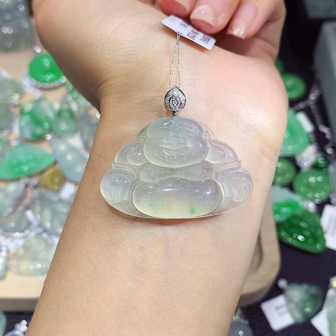 翡翠18K金镶嵌颈饰佛