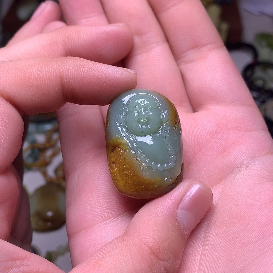 颈饰未镶嵌岫岩河磨玉（透闪石质玉）