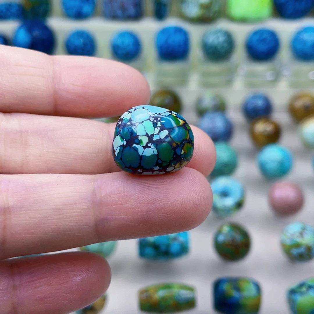 未镶嵌绿松石颈饰