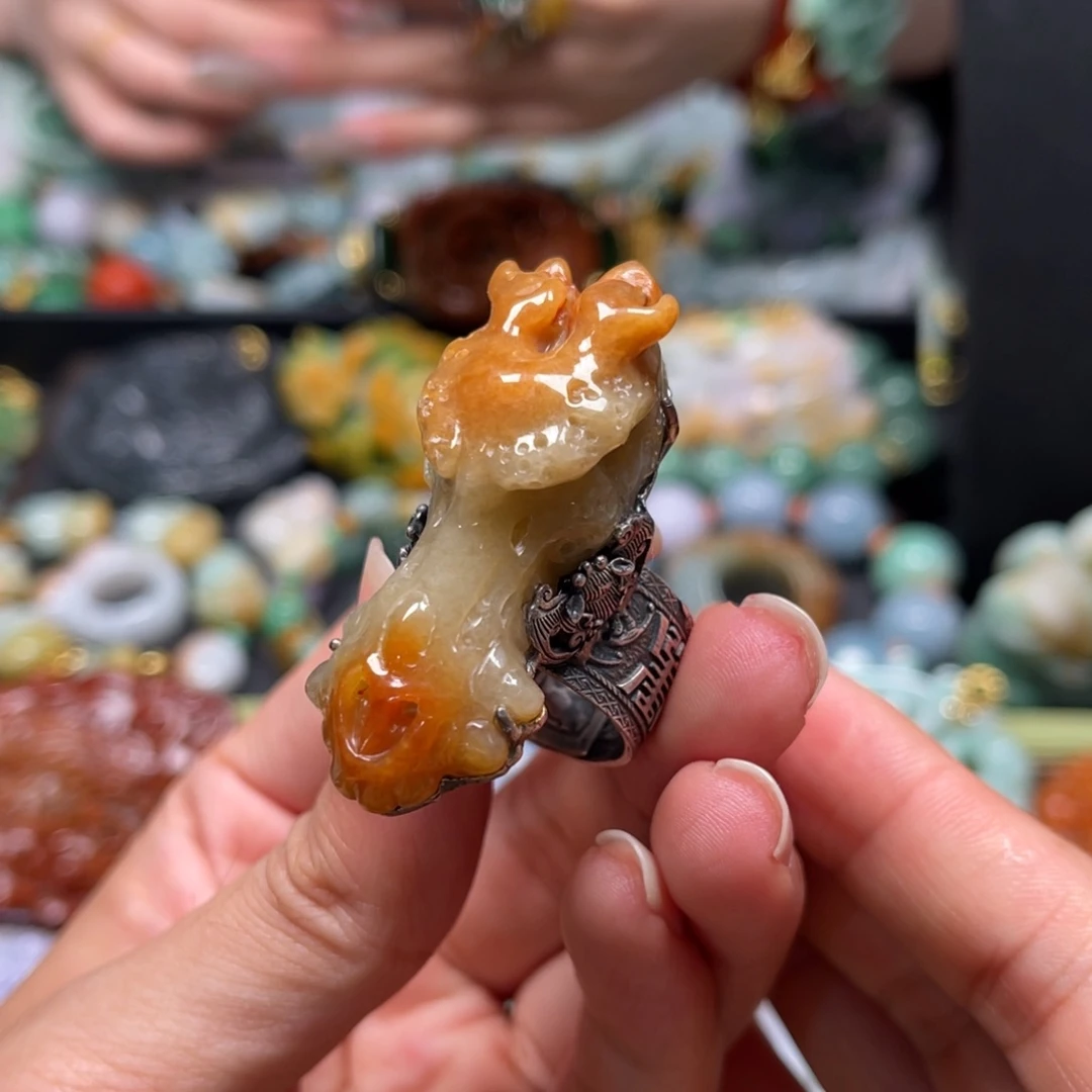 翡翠未镶嵌颈饰cvvvvvbbbbbbb