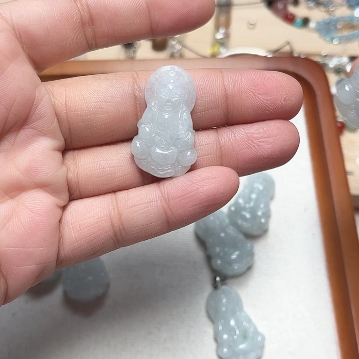 颈饰未镶嵌翡翠玉观音